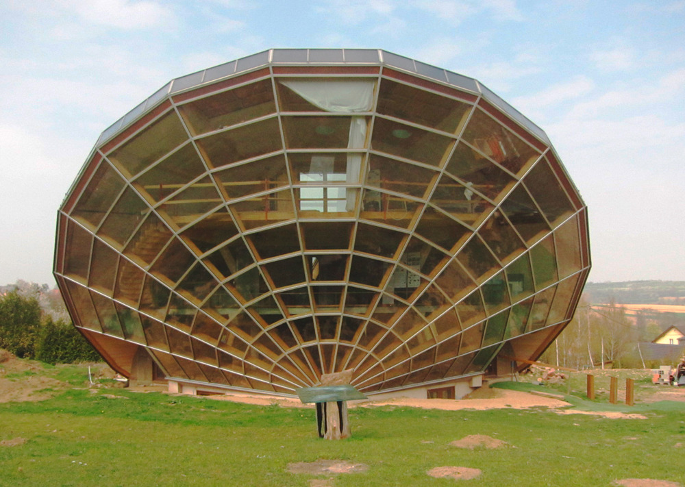 Heliodom  (http://www.heliodome.com)